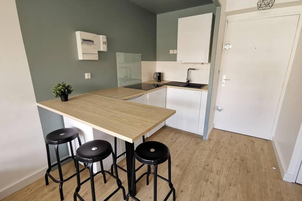 Appartement Sète La Venise du Languedoc T2 27m² et terrasse Extérieur photo
