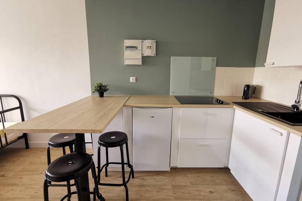 Appartement Sète La Venise du Languedoc T2 27m² et terrasse Extérieur photo